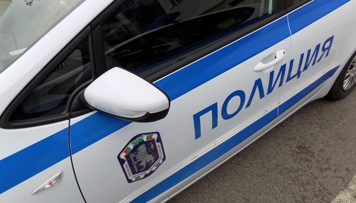 Той излежава влязла в сила присъда за кражба Той излежава влязла в сила присъда за кражба