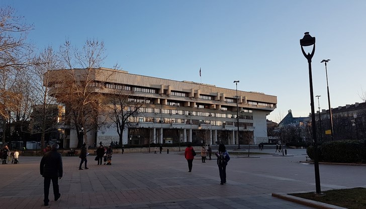 Максималните градуси в Русе ще достигнат 18° Максималните градуси в Русе ще достигнат 18°