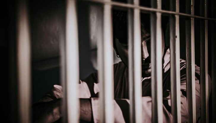 Момчето е карало микробус с 57 афганистанци