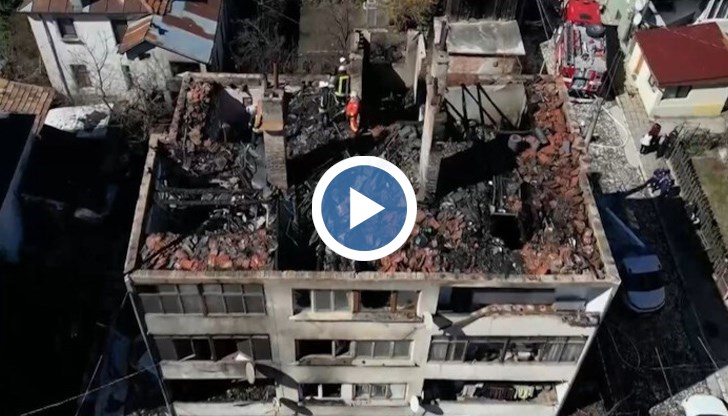 Заради огнената стихия семействата от блока бяха евакуирани, а кметът на Чепеларе обеща да им помогне