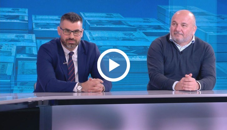 Това може да стане или чрез увеличаване на данъците, или чрез намаляване на разходите, смятат финансистът Любомир Дацов и икономистът Кузман Илиев