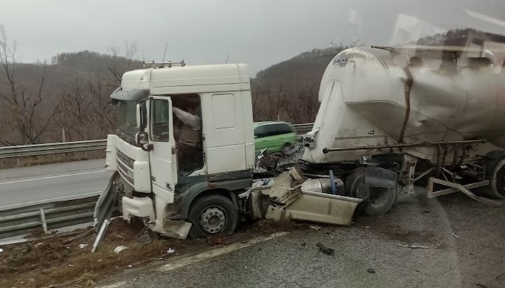 Мантинелата го спря да не влезе в насрещното на магистралата