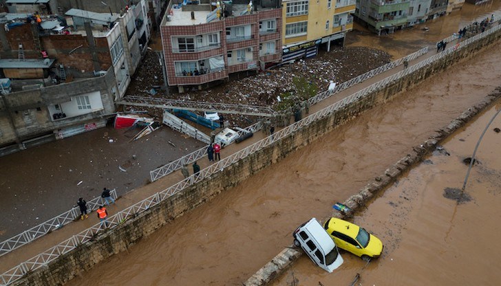 Жълт код за очаквани силни валежи с гръмотевици бе издаден за днес Жълт код за очаквани силни валежи с гръмотевици бе издаден за днес