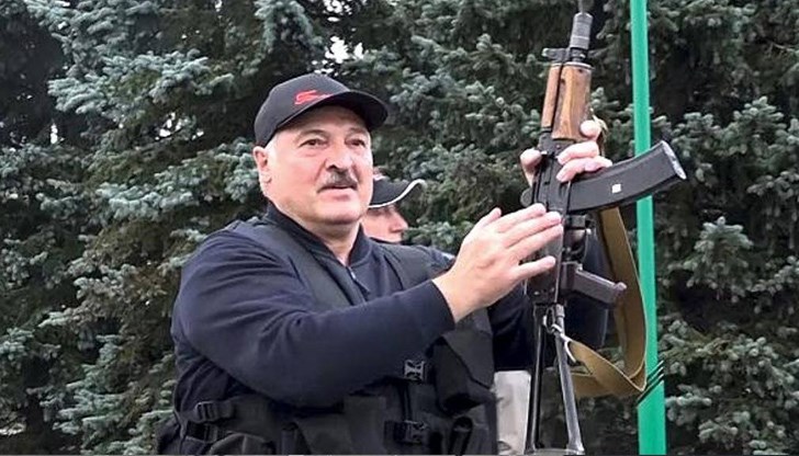 Александър​ Лукашенко е подписал закон, който позволява длъжностни лица да бъдат осъждани на смърт за държавна измяна