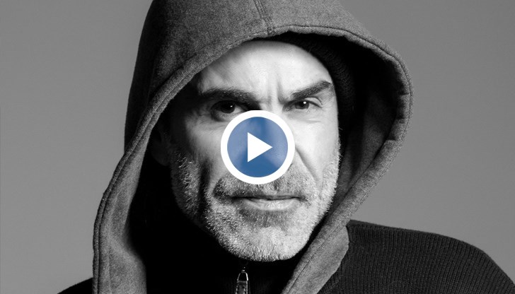 Аз съм тъжният щастливец, определи сам себе си актьорът