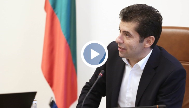 Според нас има риск чадърите над някои големи фирми отново да са опънати, коментира Петков