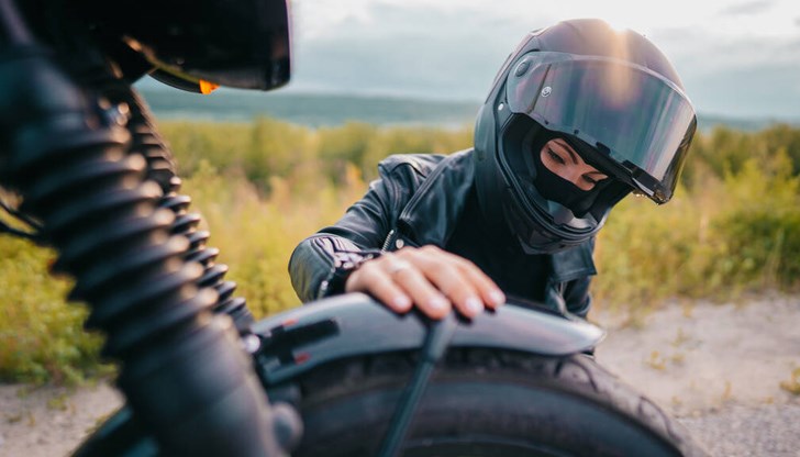 Ако за първи път се качвате на две колела и още не знаете от какво точно имате нужда, ние ще ви представим няколко аксесоара Ако за първи път се качвате на две колела и още не знаете от какво точно имате нужда, ние ще ви представим няколко аксесоара