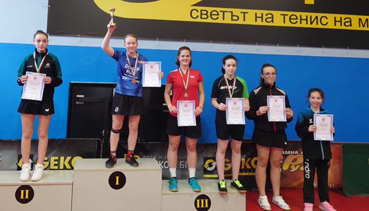 Състезателката на Дунав Русе и УСШ Русе Анита Петкова триумфира на финалния турнир за Купа България “Млад Олимпиец” до 15 години