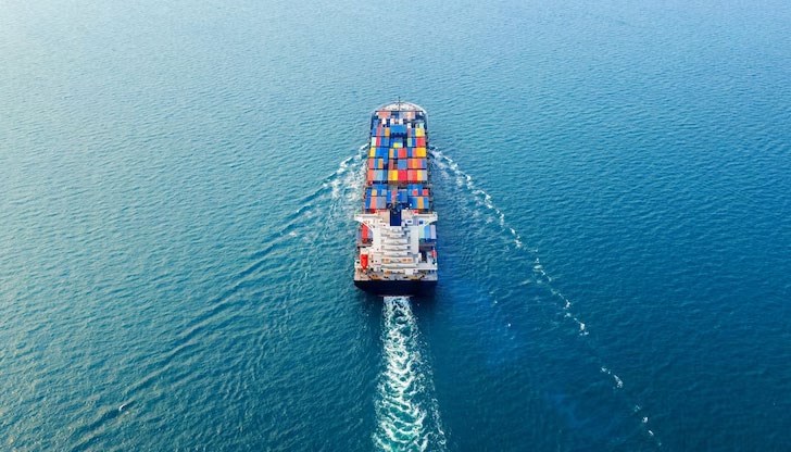 Логистичните компании обмислят възможността транзитът да преминава през трети страни Логистичните компании обмислят възможността транзитът да преминава през трети страни