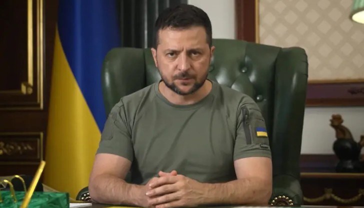 Това означава блокиране на активите, забрана на търговски операции и изтегляне на капитал и анулиране на лицензи