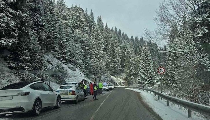 Движението на пътя Пампорово - Проглед бе затворено за половин час