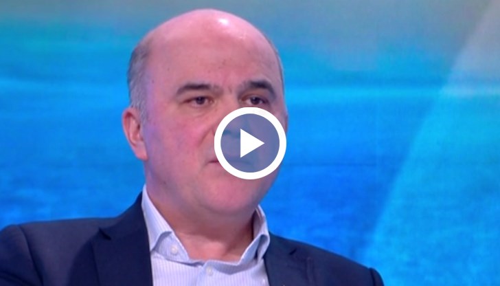 По-ниската пенсия на жените се компенсира от по-дългото време на нейното получаване, коментира бившият социален министър Бисер Петков