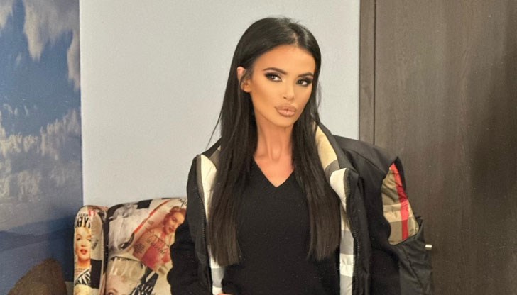 Коментарът на певицата идва дни след новината, че е станала жертва на домашно насилие Коментарът на певицата идва дни след новината, че е станала жертва на домашно насилие