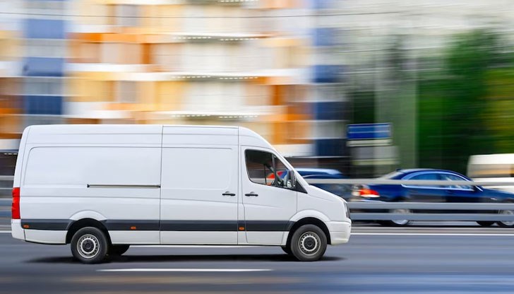 Шофьорът на буса с четирима чужденци се е опитал да избяга Шофьорът на буса с четирима чужденци се е опитал да избяга