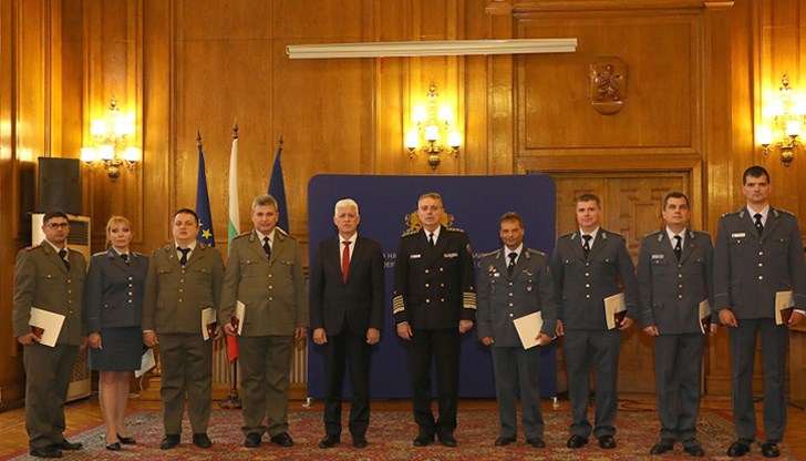 Наградиха военнослужещи, участвали в спасителните дейности след земетресенията в Турция