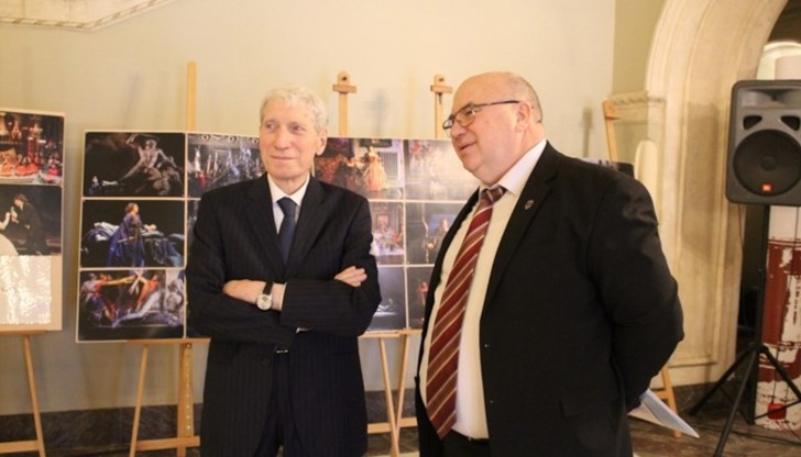 Русенският фотограф излага 54 колоритни снимки