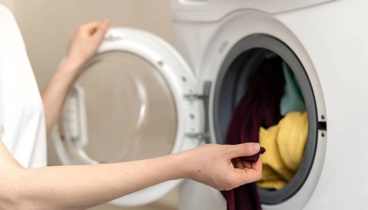 Често се случва пералните машини да се развалят, защото потребителите не четат инструкциите