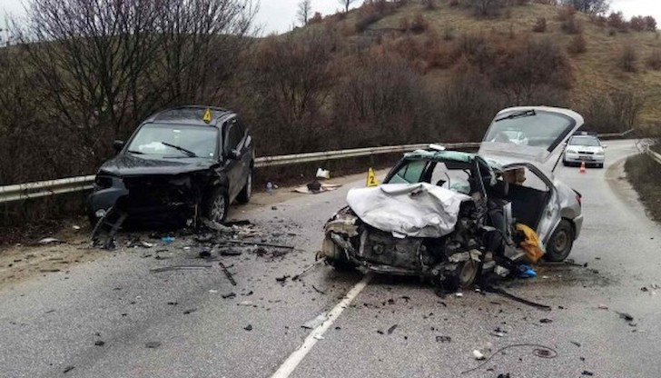 Жертвата на катастрофата е 66-годишна жена от Панагюрище Жена е