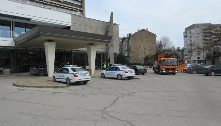 Тялото на жената е паднало на козирката на хотел Рига43-годишната