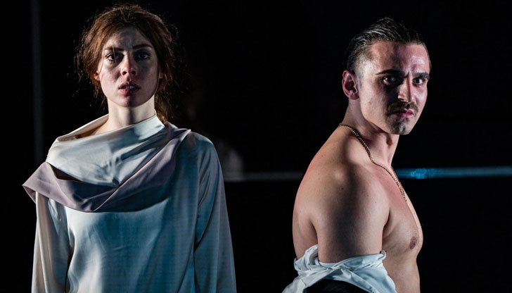 Изчезващи“ поставя въпросите за скъсаната връзка между хората и страната