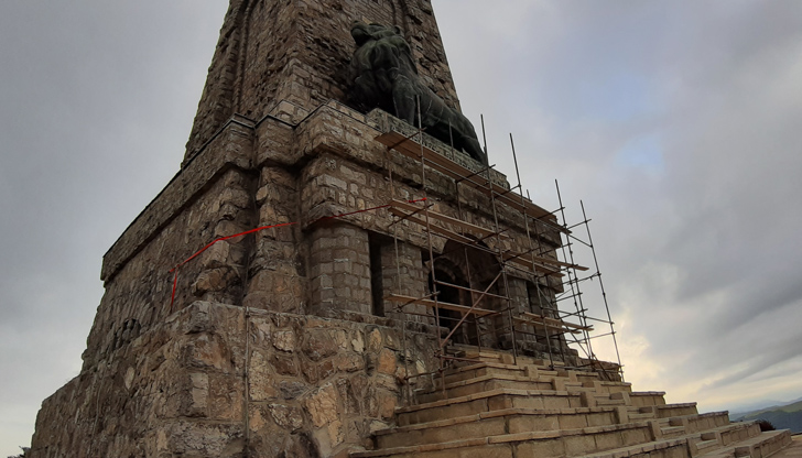 Ремонтните дейности на Паметника на свободата на връх Шипка ще