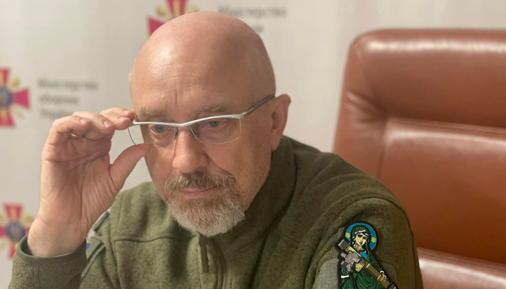 Армията средно използва около 110 хиляди 155-милиметрови снаряда, което е