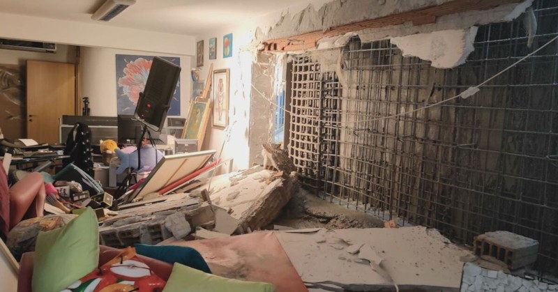 ДНСК започва проверкаСтена в офис на партерен етаж се срути,