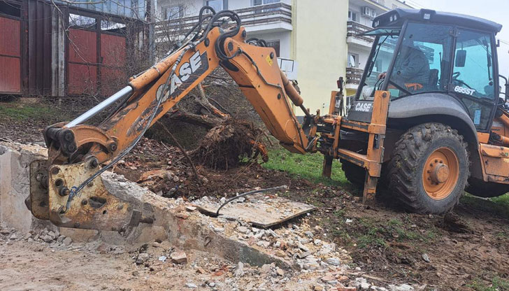 Стартираха строително-ремонтните дейности и благоустрояването на гребната база в Лесопарк