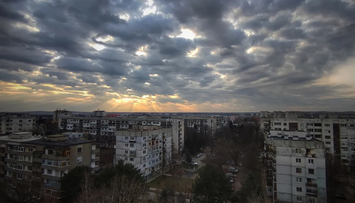 Времето в Русе и утре ще бъде облачно с максимална