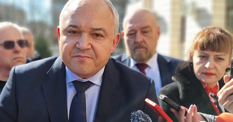 По повод на борбата срещу разпространението на наркотици Демерджиев каза,