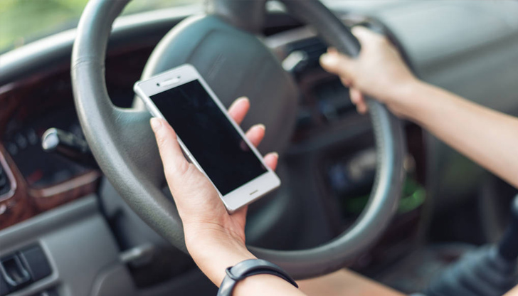 В САЩ използването на мобилни телефони по време на шофиране