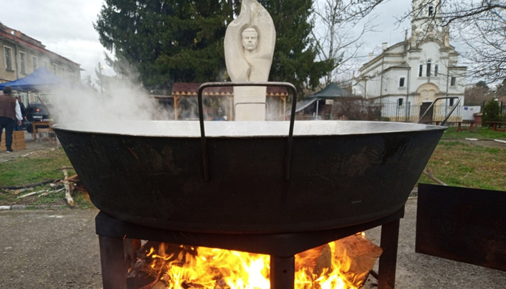 В Бабово се готвят за фестивала Греяна ракия и зелева