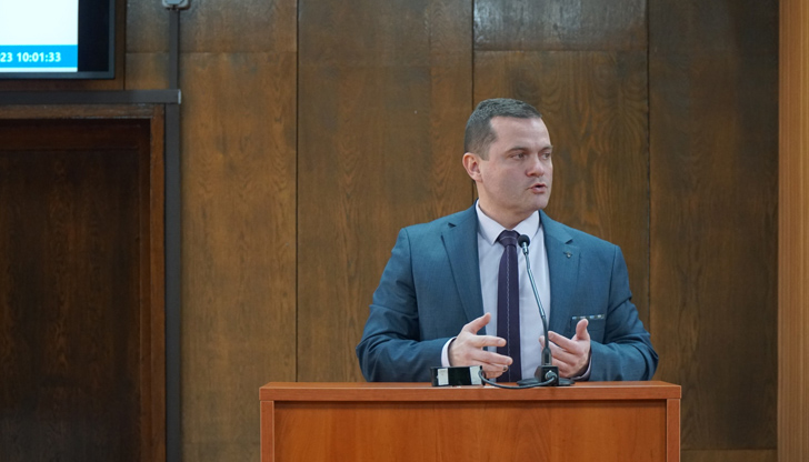 Русенци трябва да кажат дали ще бъде мавзолей или летище,