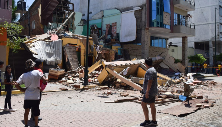 Снимка: Най-малко 15 загинали при земетресението в Еквадор и Перу