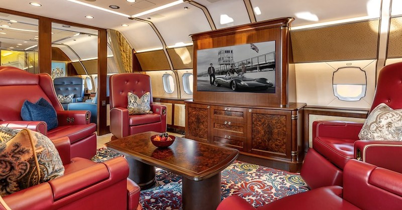 ВИП самолетът е нает от фирма, която управлява и самолетите,