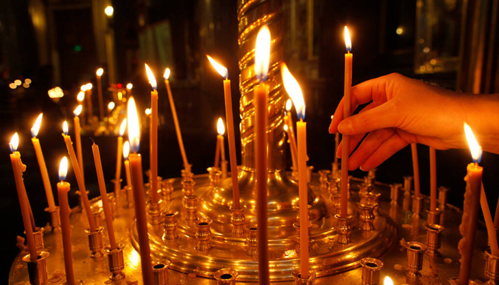 Името Алекси се приема като кратка форма на гръцкото име