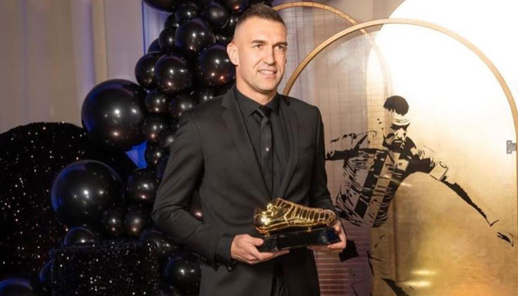 Голмайстор №1 на България има и син МартинМартин Камбуров остави