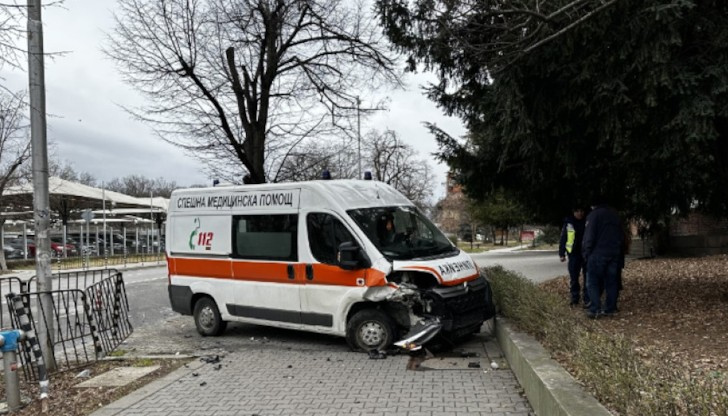 Тя е била засечена от друг автомобил, който не ѝ