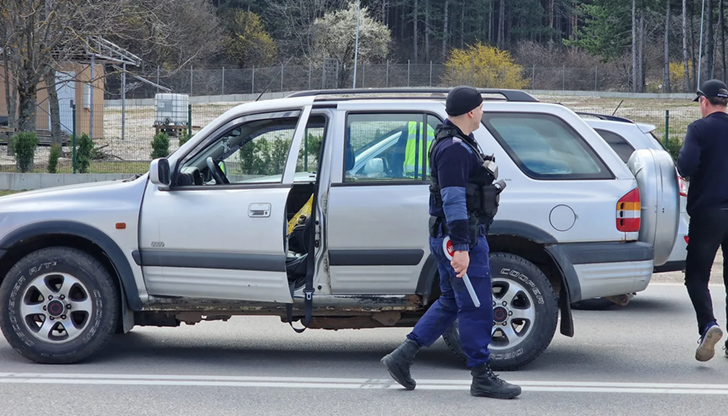 Обир на инкасо автомобил е станал във ВрацаПолиция и жандармерия