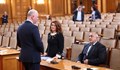 Политолог: Бойко Борисов дирижира парада в парламента и изключително много се кефи на себе си!