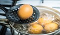 Как да сварим яйцата за Великден, без да се напукат?
