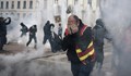 Разпръснаха със сълзотворен газ протестиращи срещу Макрон