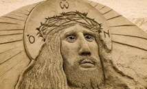 Пясъчна фигура на Иисус Христос се появи на плажа в Бургас