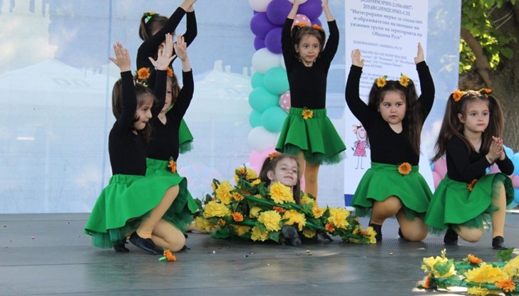 Малки възпитаници от детски градини и ученици ще забавляват русенци