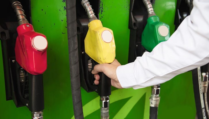 Имаме оплаквания от клиенти, които са зареждали на дадена бензиностанция и след това имат проблеми по двигателя, казва собственик на автосервиз