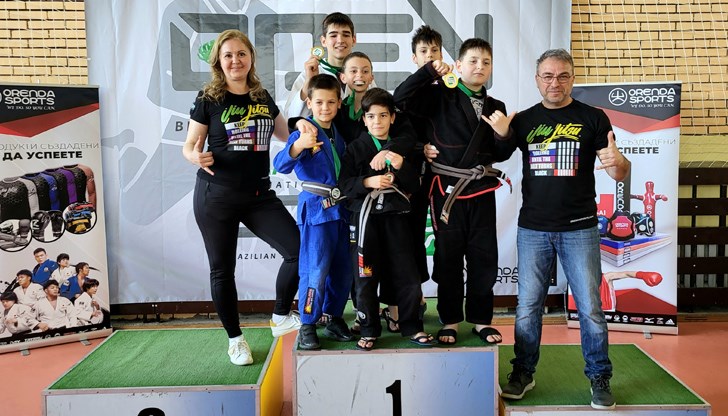 Русенският клуб по Бразилско Жиу Жицу „Хелиос“ спечели 2 златни, 1 сребърно и 2 бронзови отличия Русенският клуб по Бразилско Жиу Жицу „Хелиос“ спечели 2 златни, 1 сребърно и 2 бронзови отличия
