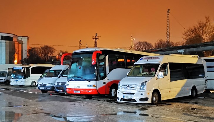 Фирмите ще получат много повече от предвиденото за 2022 г. за компенсиране на евтините ученически и пенсионерски карти