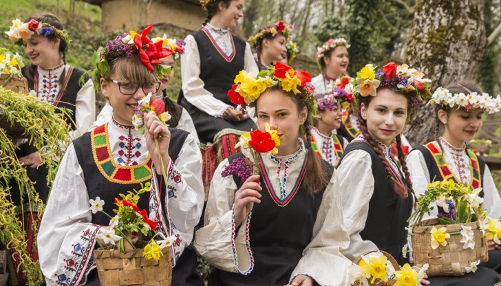 На този ден българите трябва да спазват няколко традиции и да изпълнят обичаи, за да имат щастливи дни