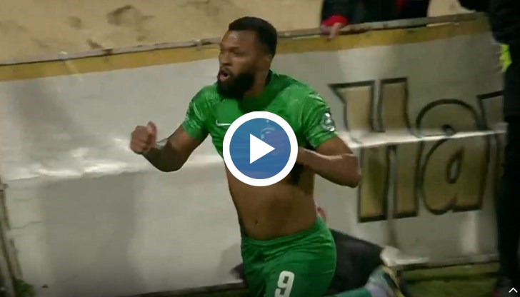 Срещата се изигра пред 20 000 зрители на „Армията“