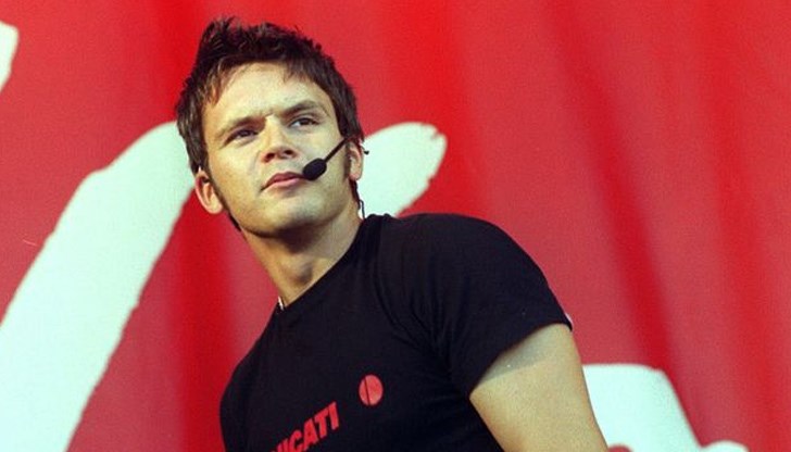 Британският певец Пол Катърмоул, който беше част от поп групата "Ес клъб севън" (S Club 7), почина на 46-годишна възраст Британският певец Пол Катърмоул, който беше част от поп групата "Ес клъб севън" (S Club 7), почина на 46-годишна възраст